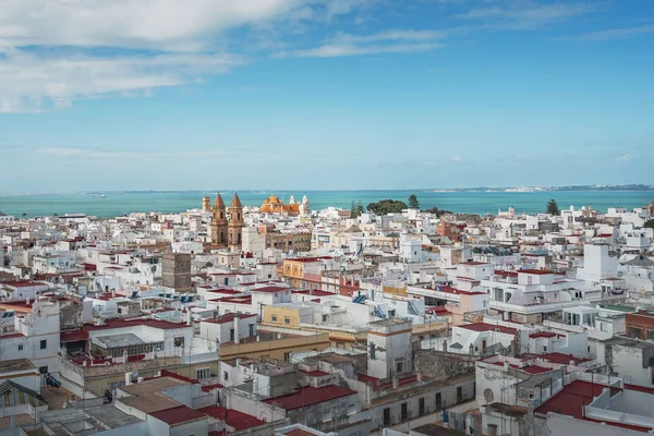 Flygvy över Cadiz stad-Cadiz, Andalusien, Spanien — Stockfoto