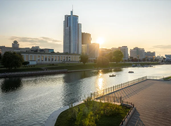 Solnedgång Utsikt Över Floden Svislach Minsk Vitryssland — Stockfoto