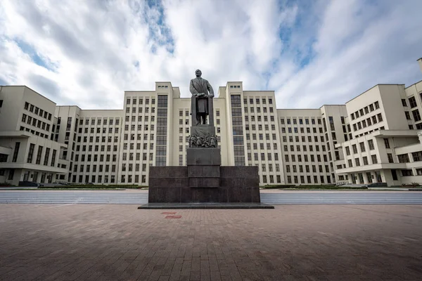 Minsk Belarús Julio 2019 Casa Gobierno Monumento Lenin Minsk Belarús —  Fotos de Stock