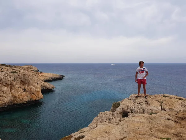 Vista Mar Chipre Protaras Mayo 2018 Hermoso Mar Azul Rocas — Foto de Stock