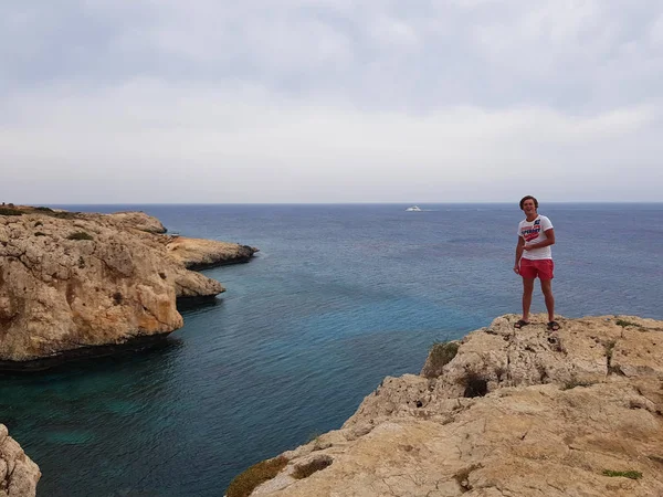 Vista Mar Chipre Protaras Mayo 2018 Hermoso Mar Azul Rocas — Foto de Stock