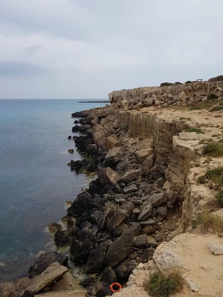 Вид Море Кипр Протарас Май 2018 Года Рокки Горы Захватывает — стоковое фото