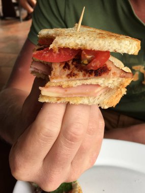 sandviç, snack üzerinde şiş et ve domates ile