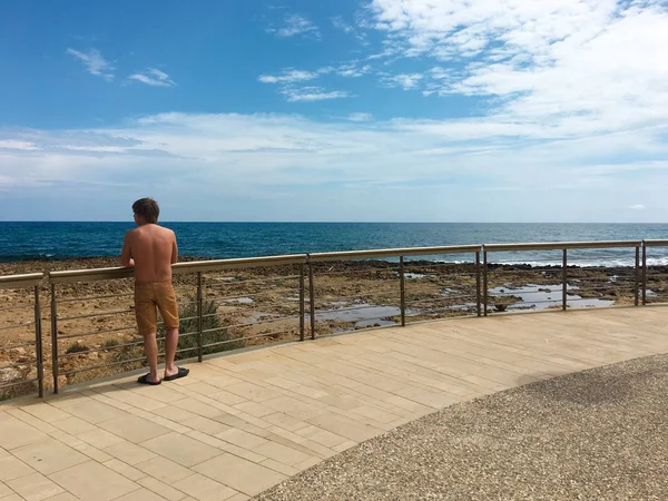 Hombre Junto Mar Chipre Protaras Mayo 2018 — Foto de Stock