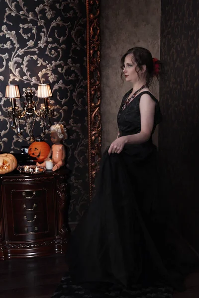 Femme Robe Noire Pour Halloween — Photo
