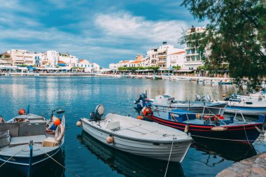 Yunanistan'ın Girit kentinde Agios Nikolaos gölü Voulismeni