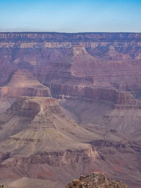Gökyüzü mavisi arka plan. Doğa manzarası. Güzel doğa manzarası manzarası. Büyük Kanyon Ulusal Parkı, Arizona, ABD.