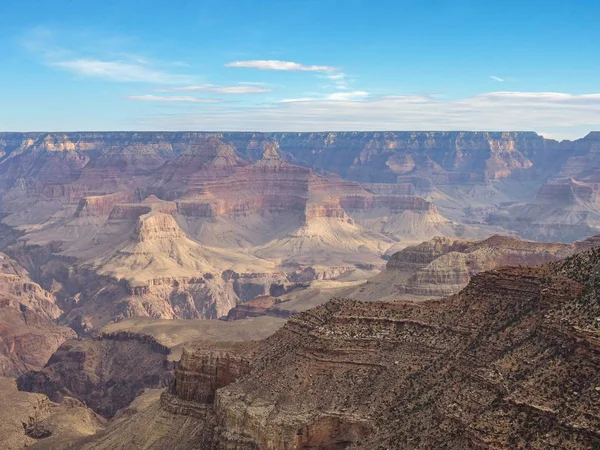 Gökyüzü mavisi arka plan. Doğa manzarası. Güzel doğa manzarası manzarası. Büyük Kanyon Ulusal Parkı, Arizona, ABD.