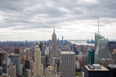 Usa. - New York. Mayıs 2019: ABD ile birlikte Amerika 'nın havadan manzarası. Manhattan - New York City Havacılık. Manhattan şehir merkezi. Panoramik manzara. Şehir finans bölgesi. New York silueti - Usa