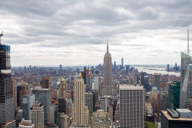 Usa. - New York. Mayıs 2019: ABD ile birlikte Amerika 'nın havadan manzarası. Manhattan - New York City Havacılık. Manhattan şehir merkezi. Panoramik manzara. Şehir finans bölgesi. New York silueti - Usa