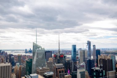 Usa. - New York. Mayıs 2019: ABD ile birlikte Amerika 'nın havadan manzarası. Manhattan - New York City Havacılık. Manhattan şehir merkezi. Panoramik manzara. Şehir finans bölgesi. New York silueti - Usa