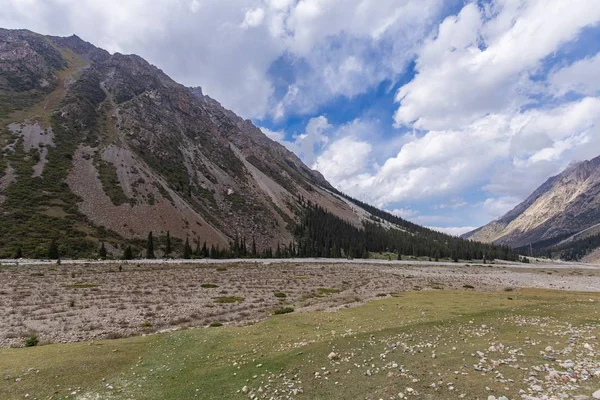 Gargantas Kirguizstán Azul Cielo Valle Montaña Vista Panorámica Parque Aire Imagen De Stock