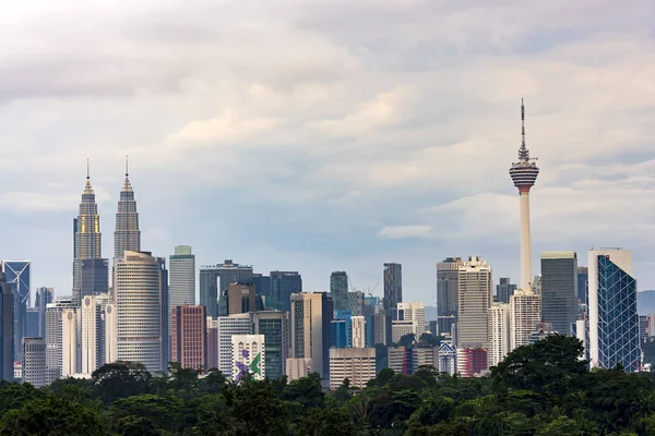 Hermosa Vista Del Paisaje Del Centro Kuala Lumpur Cielo Nublado —  Fotos de Stock