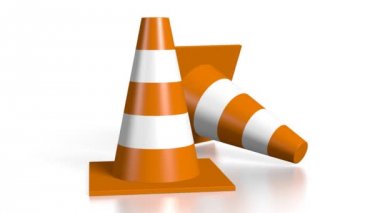 Beyaz arka plan üzerinde 3D trafik koni.