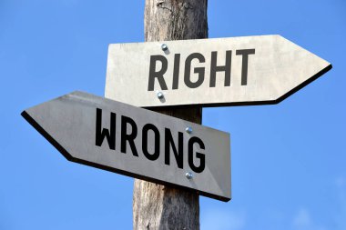 Doğru ve yanlış yön tabelası