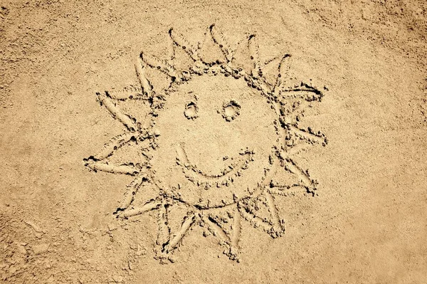 Sonnenform Lächeln Strand Sand — Stockfoto