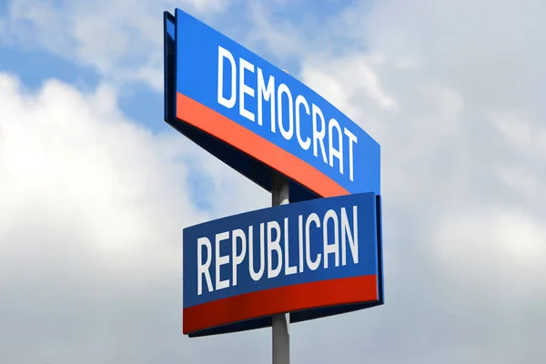 Demokrat Cumhuriyetçi Sokak Tabelası — Stok fotoğraf