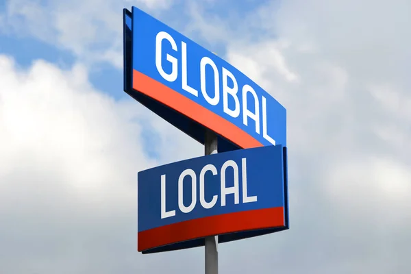 Globales Und Lokales Straßenschild — Stockfoto