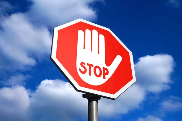 Segno Stop Mano Cielo Sullo Sfondo — Foto Stock