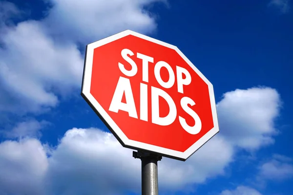 Stop Aids Σημάδι Ουρανός Στο Παρασκήνιο — Φωτογραφία Αρχείου