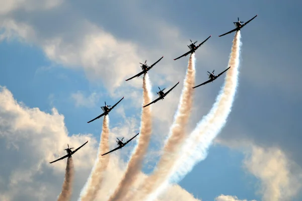 Aviones Volando Aire Acrobacias Planas —  Fotos de Stock