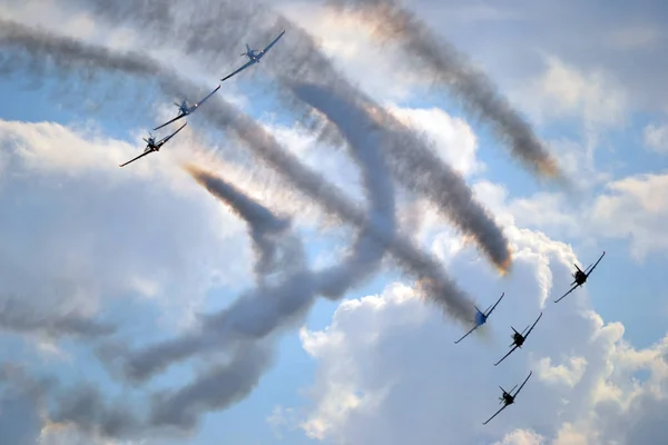 Aviones Volando Aire Acrobacias Planas —  Fotos de Stock