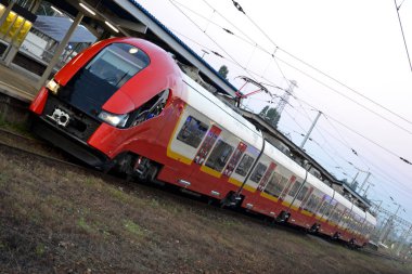 Bir istasyonu tren ayakta