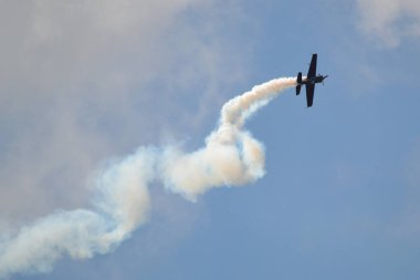 AIR - akrobasi flyin uçak