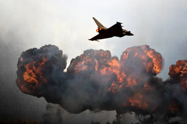 Jet Fighter Explosioner Bra För Ämnen Som Krig Etc — Stockfoto