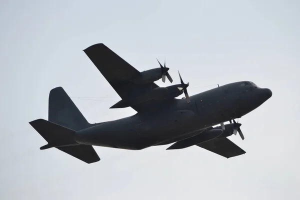 Militaire Transport Vliegtuig Vliegt Lucht — Stockfoto