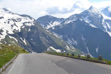 Avusturya, Alpler'de yol