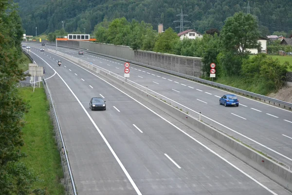 Autobahn Schnellstraße Straße Autos — Stockfoto