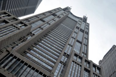 Gökdelen - perspektif, arka planda gökyüzü