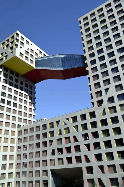 Modernes Bürogebäude Himmel — Stockfoto