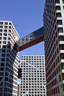 Modern ofis binası, gökyüzü