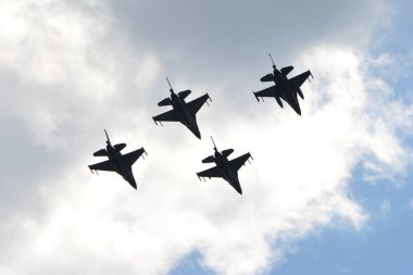 Jet havada uçan avcı