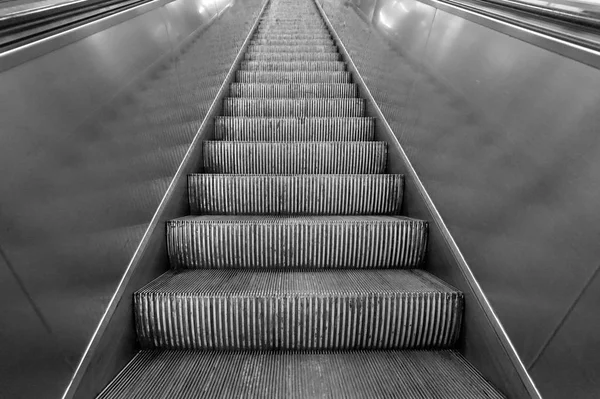 Escaleras Metro Concepto Transporte —  Fotos de Stock