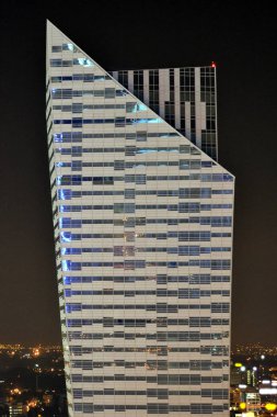 Gökdelen, gece, Polonya Varşova