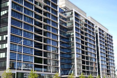 Modern Ofis Binası, cam cephe