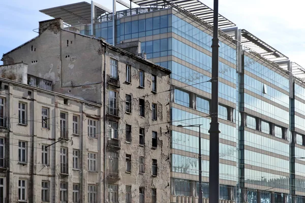 Varsóvia Polónia Contraste Arquitectura — Fotografia de Stock