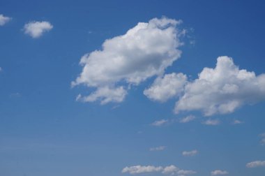 Gökyüzü, bulutlar - yatay fotoğraf