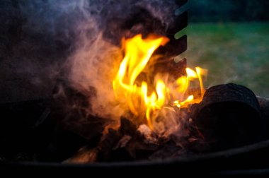 Izgara - alev ve duman