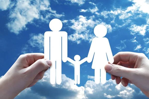 Концепція Сімейного Страхування Руки Небо Задньому Плані — стокове фото