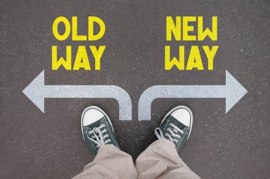 Ayakkabı, eğitmenler - eski yol, yeni yol konsepti