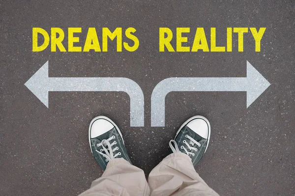 Ayakkabı, eğitmenler - rüyalar ve gerçeklik kavramı