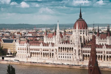 Macaristan, Budapeşte-21 Mayıs 2019: Budapeşte Parlamentosu-tarihi bina