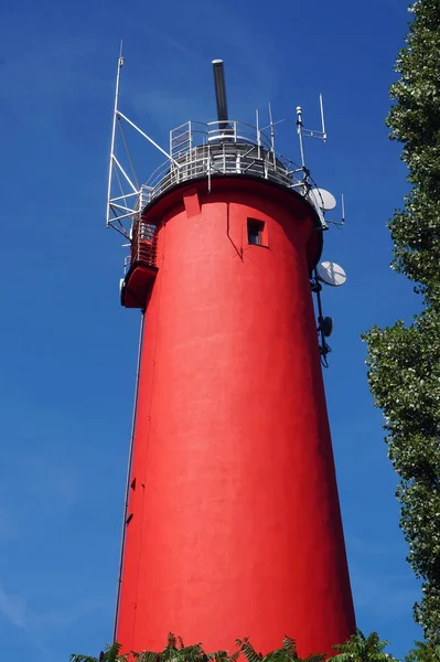 Червоний маяк - вид збоку — стокове фото