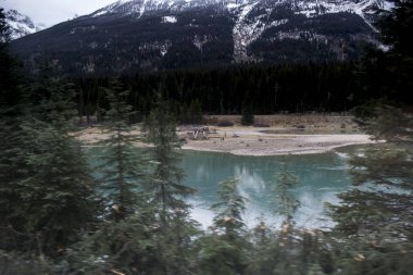 Göl Kanada Rocky Dağları