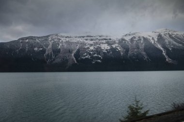 Göl Kanada Rocky Dağları