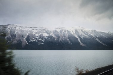 Göl Kanada Rocky Dağları